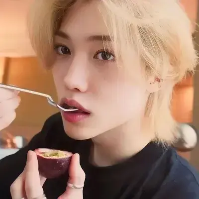 CraftyBag3070의 Lee Felix