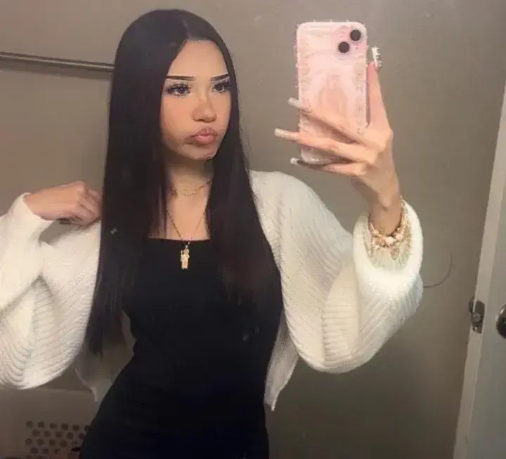 PlumpSwine2244의 chloe2freaky