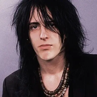 Profile image of Izzy Stradlin.