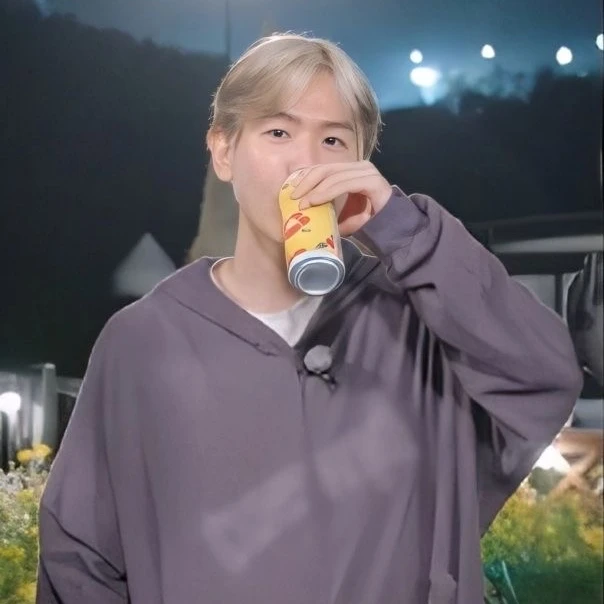 변백현