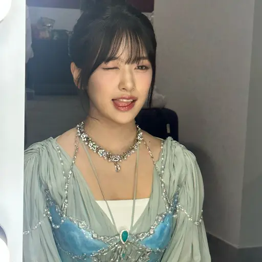 SturdyUnau1273의 안유진