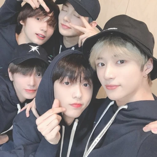 투모로 투바투 가족
