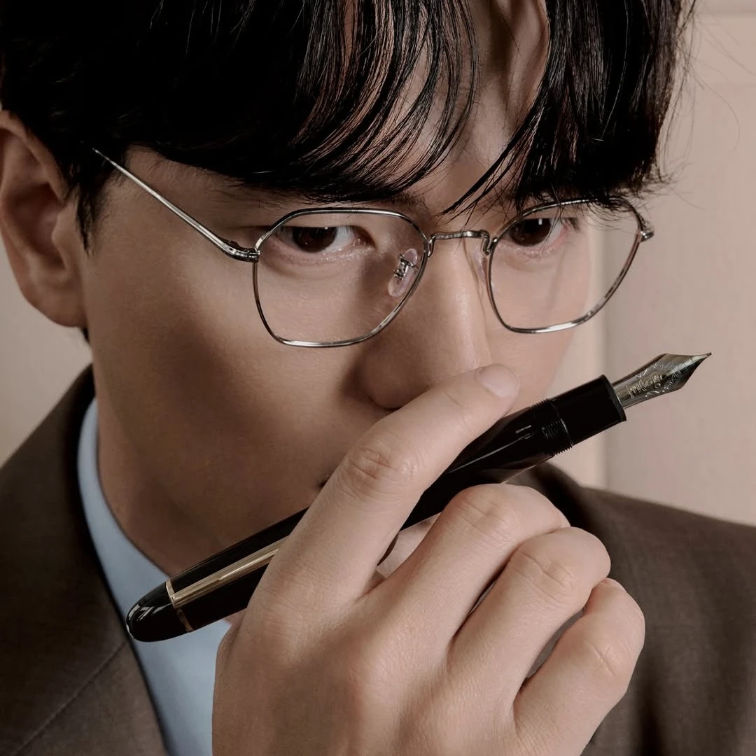 이진욱