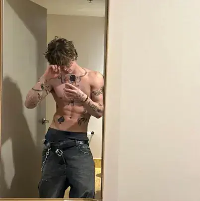 RegalFlask3213의 Caleb Vance