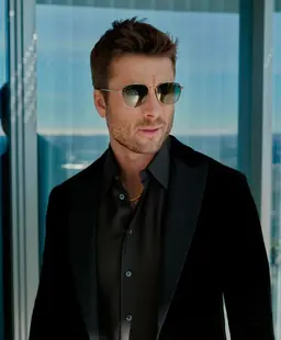 Profile image of Glen Powell