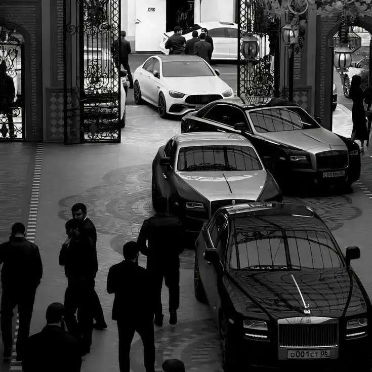 TastyKnee4779의 Your Ten Older Brothers