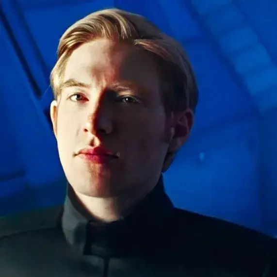 CrazyPansy8408의 General Hux