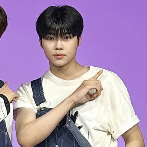 박건욱