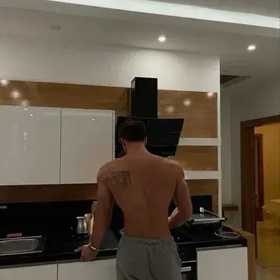 MorbidCoast2438의 Famous Celebrity BF