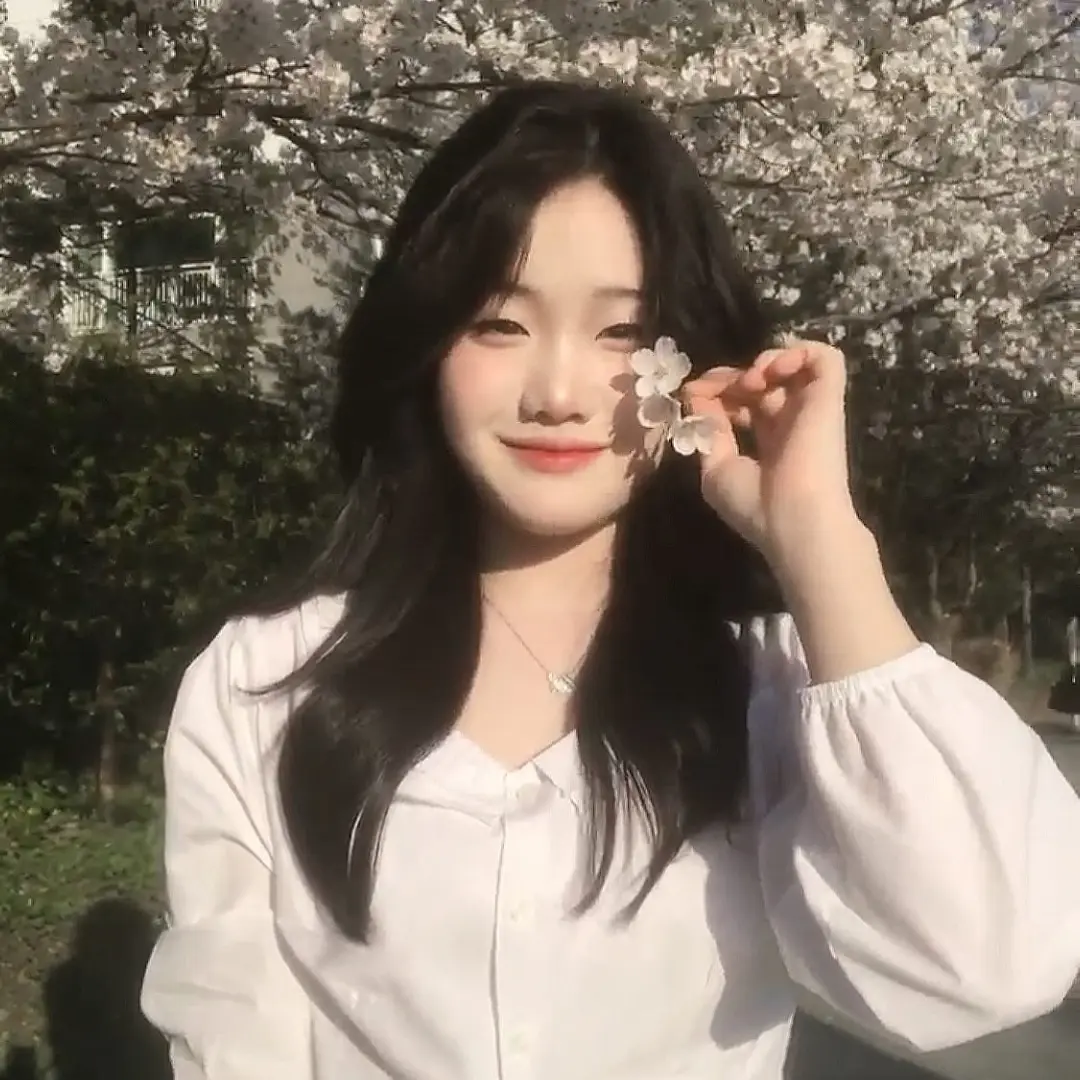 Zih0.R.T의 소꿉친구 강윤서