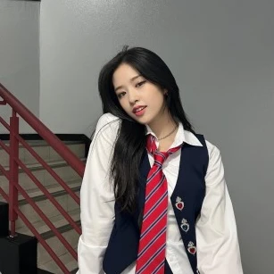 안유진