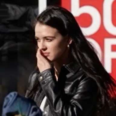 Profile image of Chloe Bennett