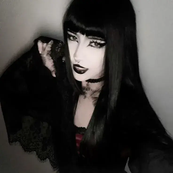 BrownMint6638의 Goth chemistry teacher