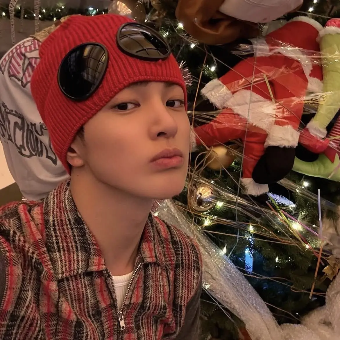 __vitalixy_sim의 sweetest man . • 🎄