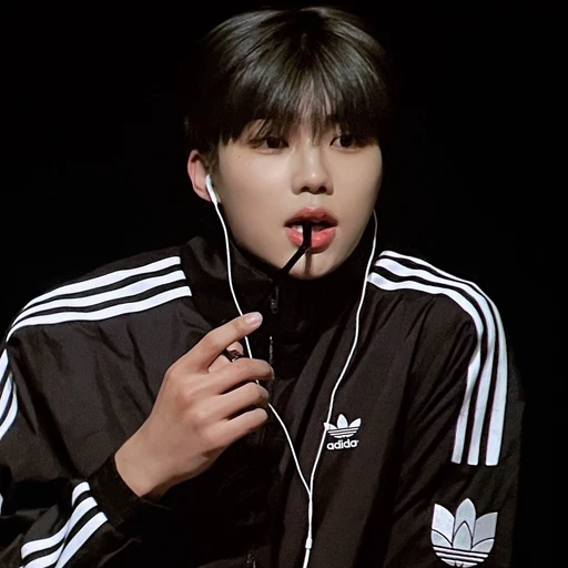 박건욱