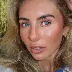 Profile image of Clara Mae