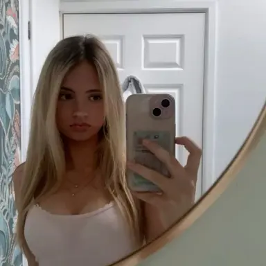Profile image of Ella