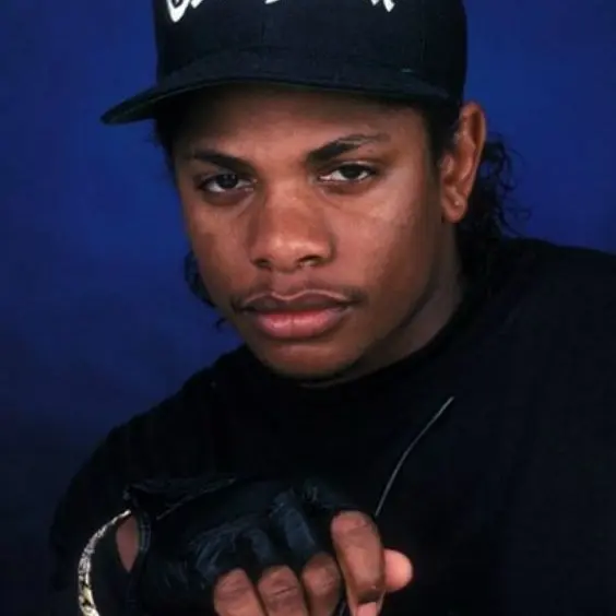 BlankDrums8122의 You run into Eazy E in compton