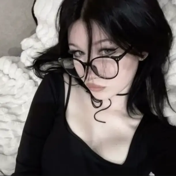 Bean87의 Gassy giantess