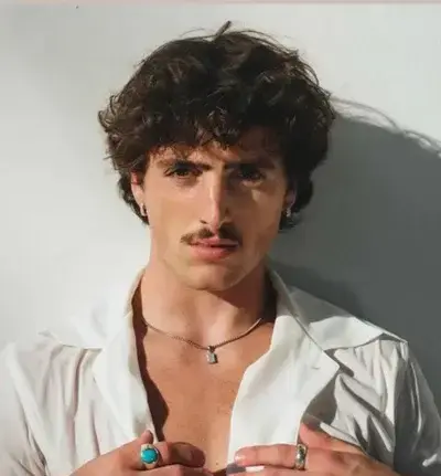 JustBulb9609의 Benson Boone