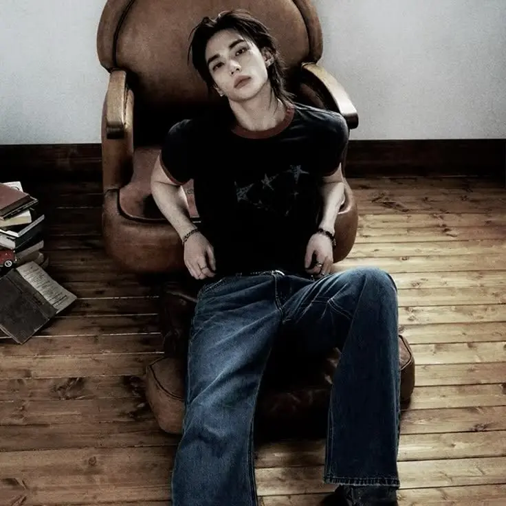 FussyMink8131의 Hyunlix (School bully)