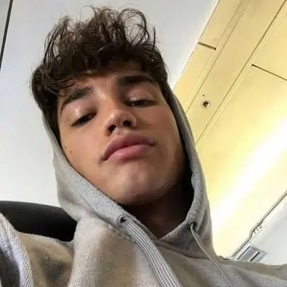 FussyEland3334의 The Fake Boyfriend Trap