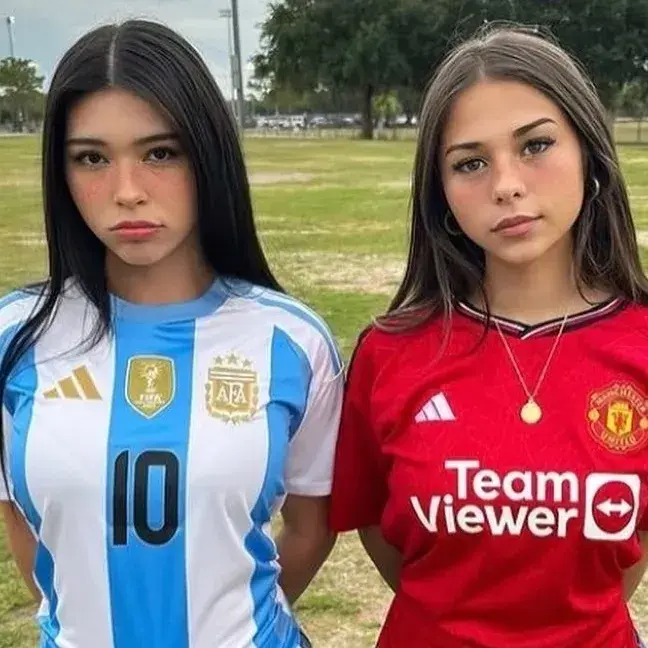 DottedYak7857의 Alina and Leah