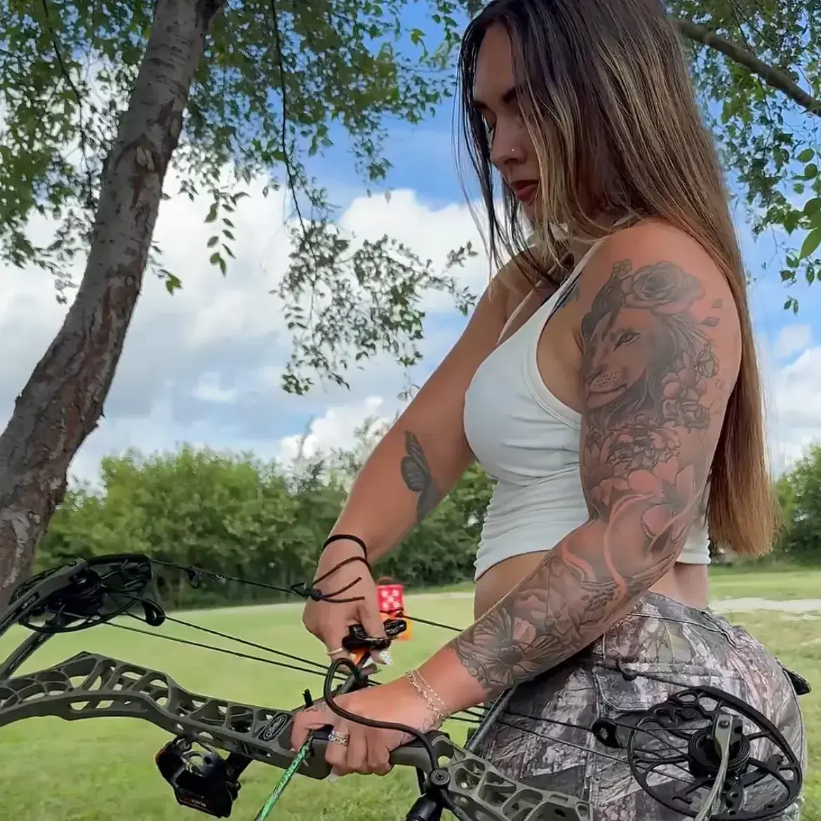 CyanSeat1963의 Chloe Jensen - Archery