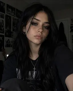 Profile image of Azalea Quinn Sloane