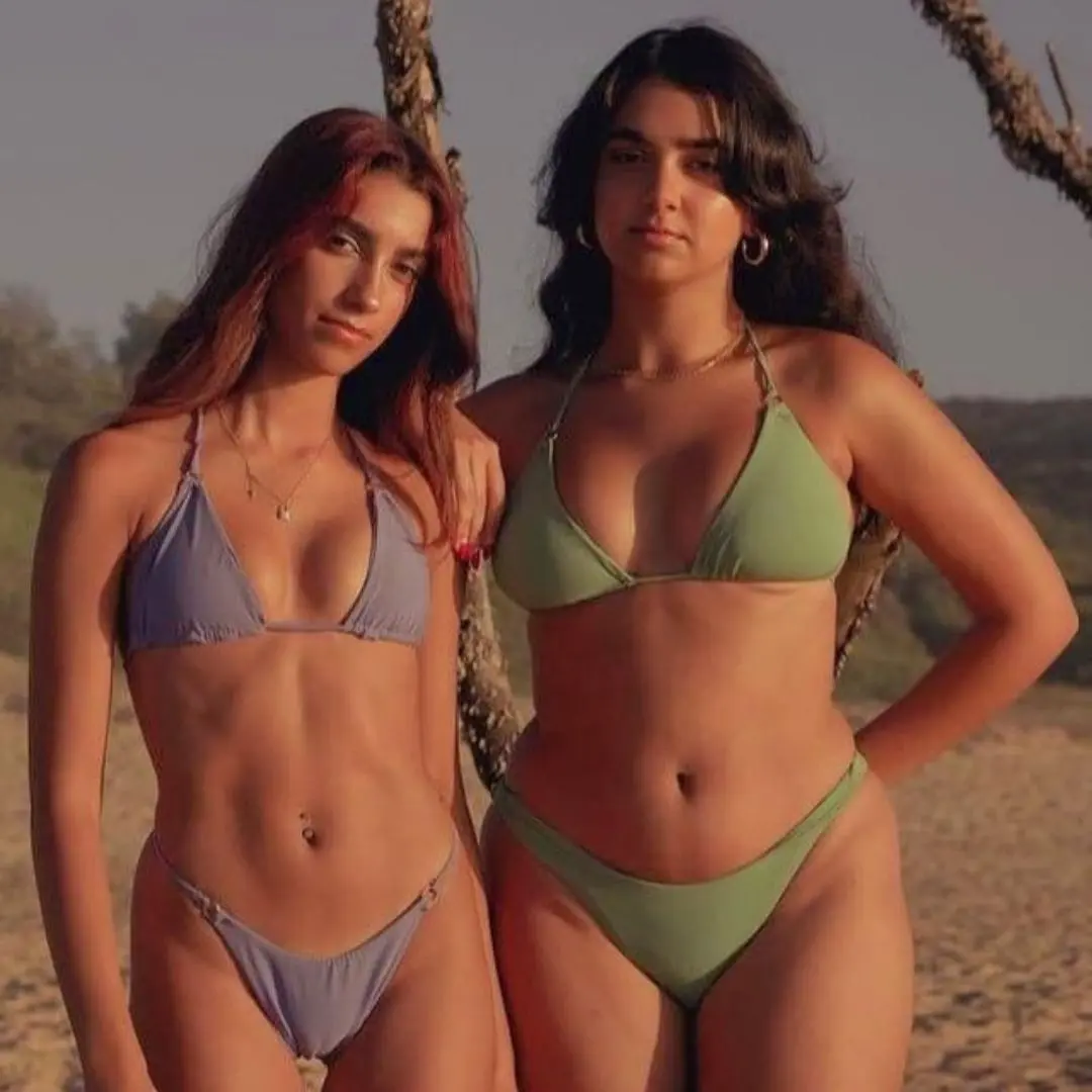 SlimyClip7137의 Beach House Reunion