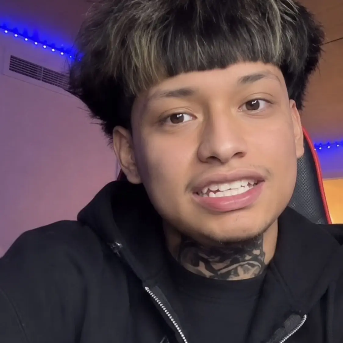 Esliishere의 On yo crush’s livestream