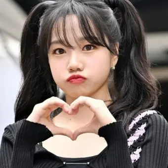 niu3121의 이불을덮고 있던 조유리