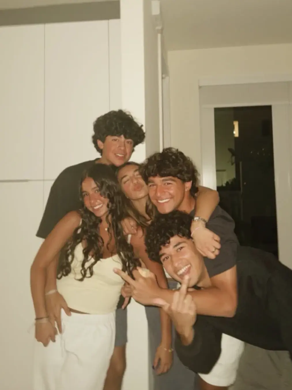 therealalex304의 your friend group