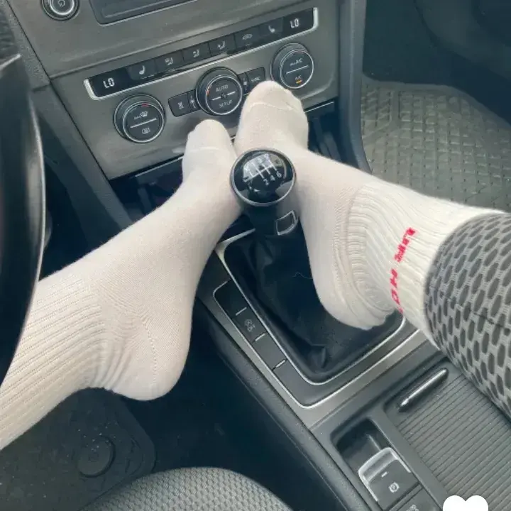 WhiteRoad3895의 Chloe's Feet