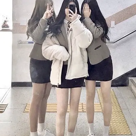 RegalCrab0457의 이하은 이지수 이예은