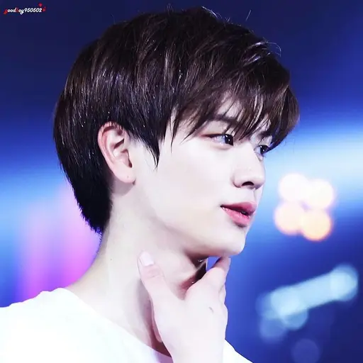GaudyLinen8213의 육성재