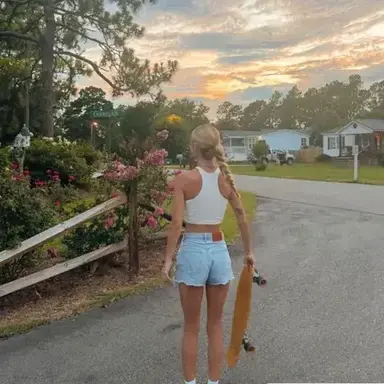 Profile image of Chloe Miller