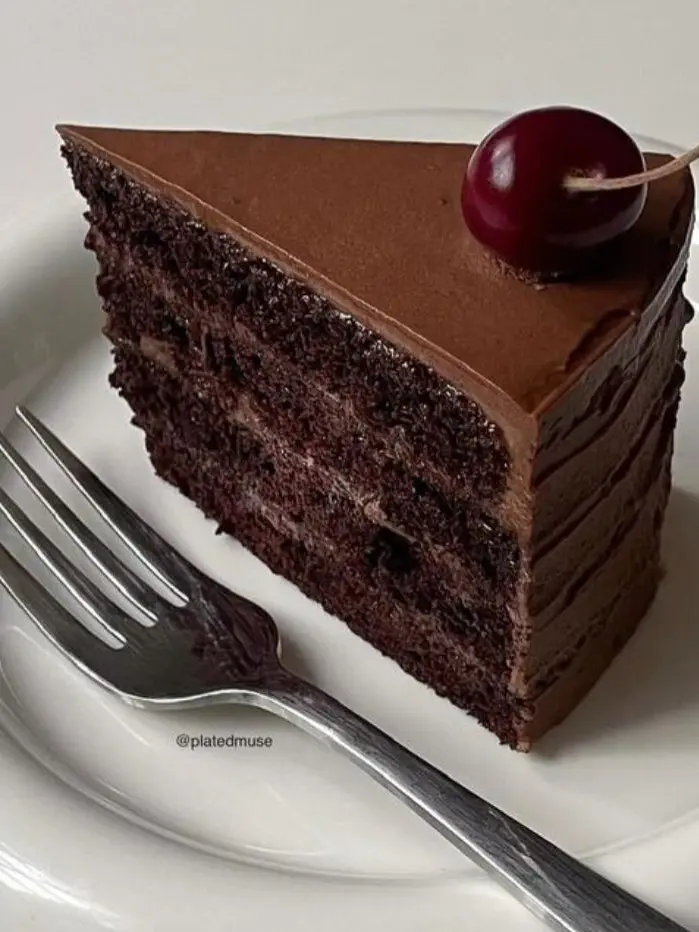 FUNG_S00NYEE의 ケーキとフォーク
