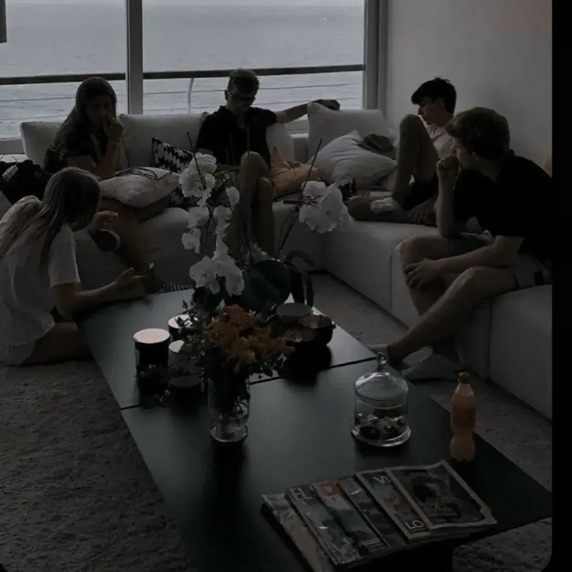 HerbalIndri4027의 Four mafia husbands