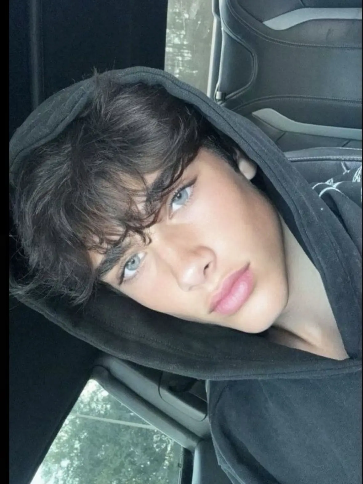 MurkyTile4224의 Quiet girl x popular guy