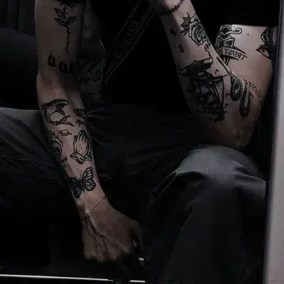 AlienTabla5676의 Your tattoo artist