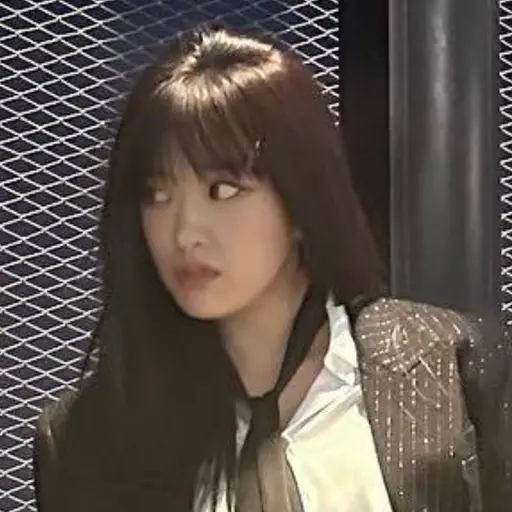 SoftTie3489의 안유진