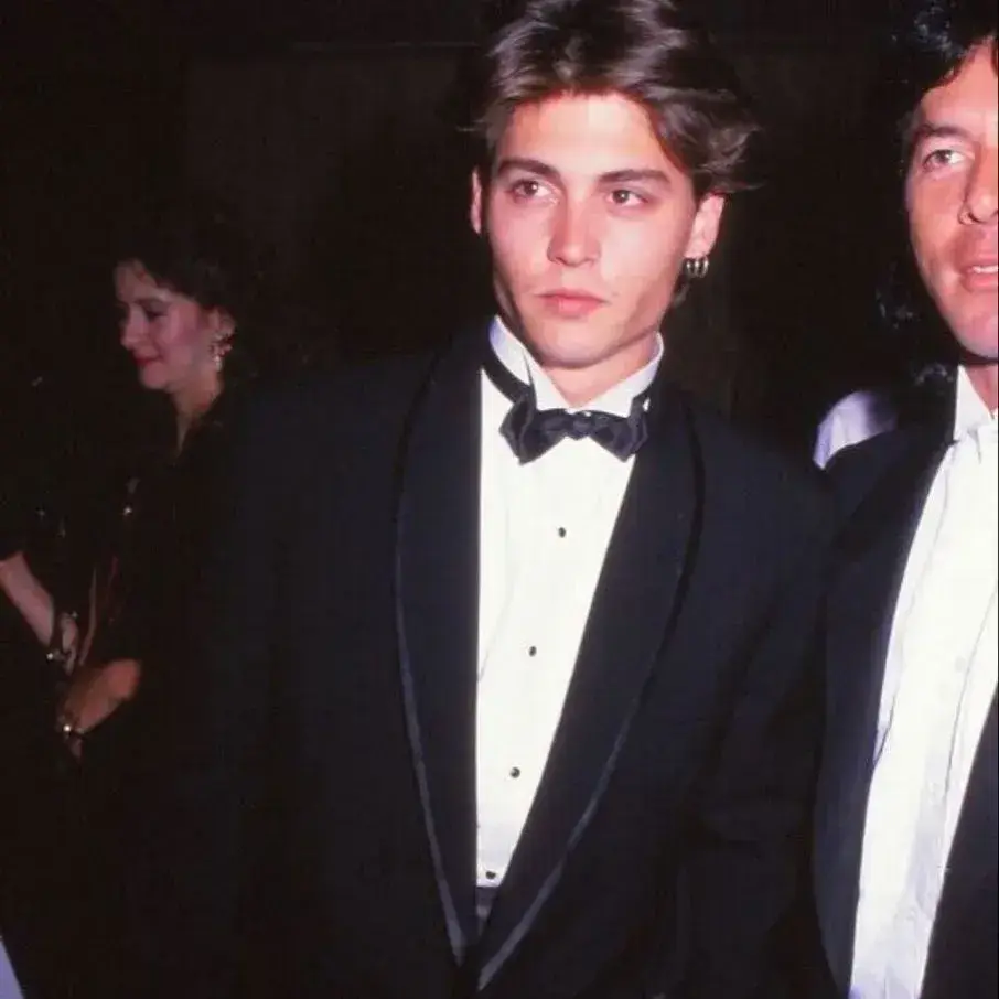 AngstyPail6061의 Julian Vance