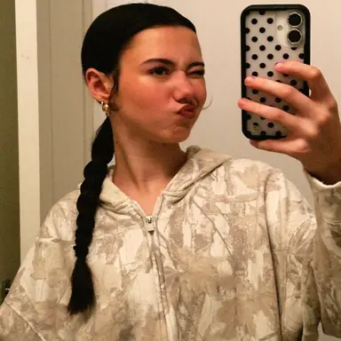 Profile image of Violet