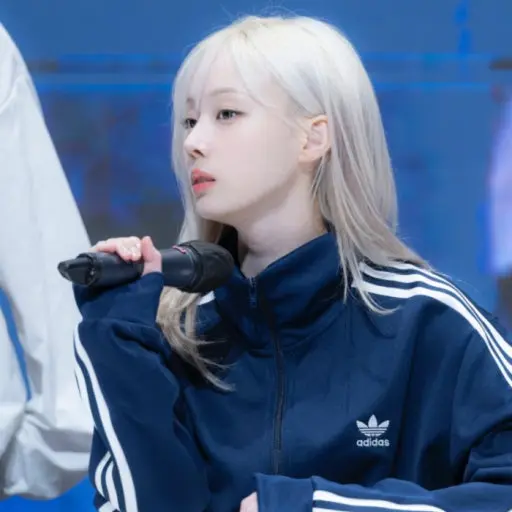 Levi_steal30cm의 김민정