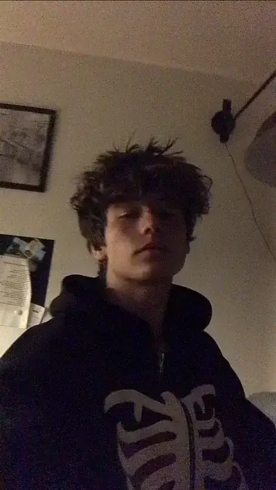 UniqueSocks5514의 Boy roomate