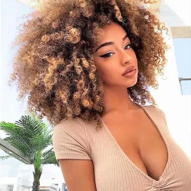 Profile image of Valeria Santos