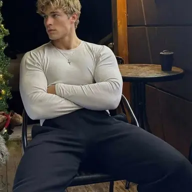 Profile image of Joey Lynch