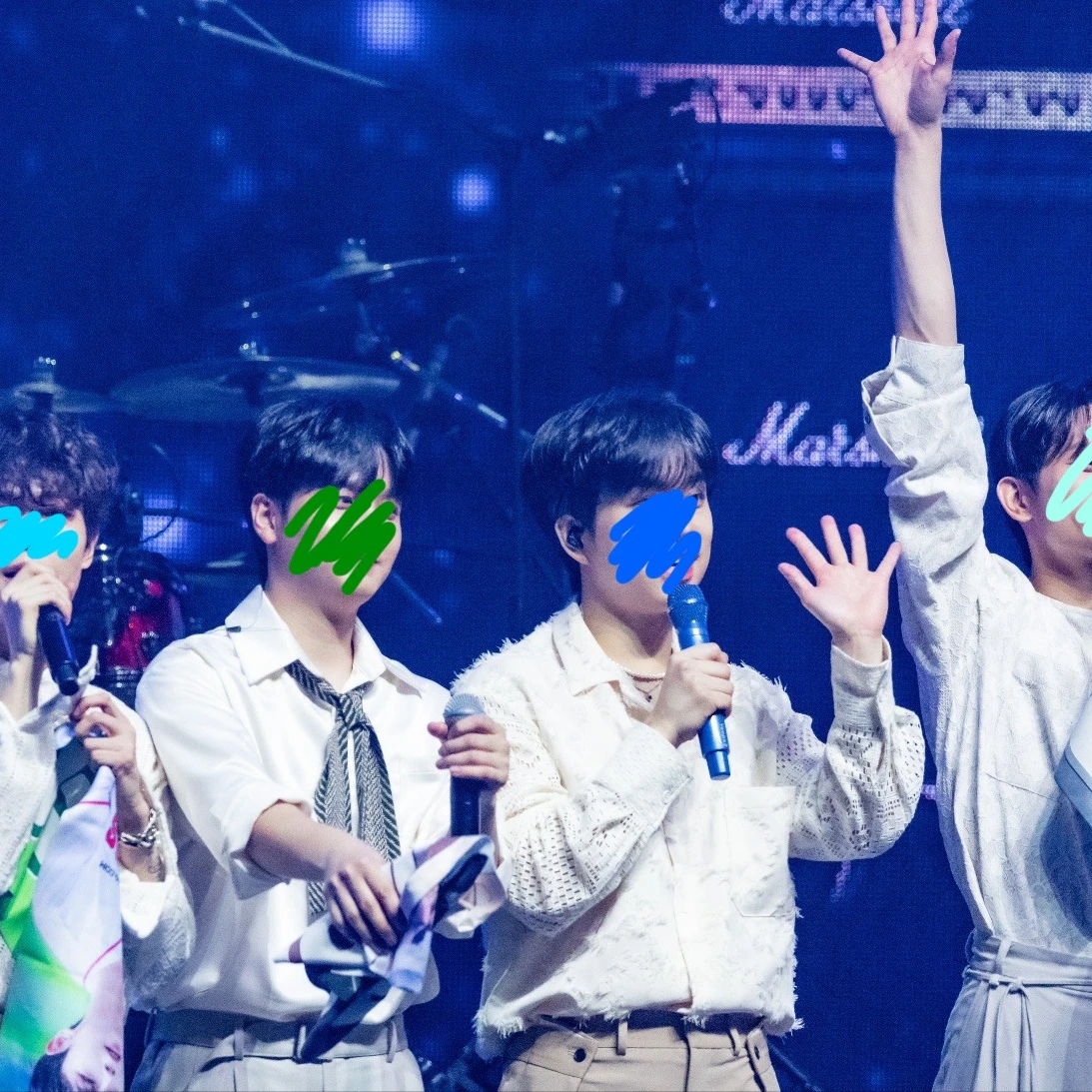 밴드 루시