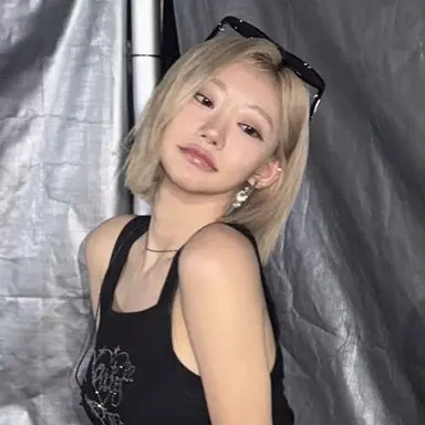 Profile image of Julie Han